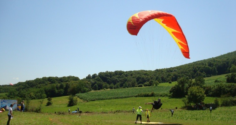 Najava-Prvenstvo BiH u paraglidingu -Cazin